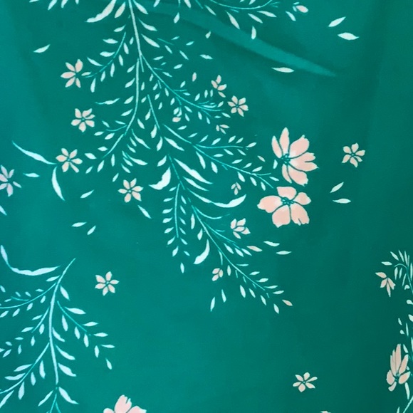 Gorgeous green Torrid Sleeveless Top Size 0 - Picture 2 of 8